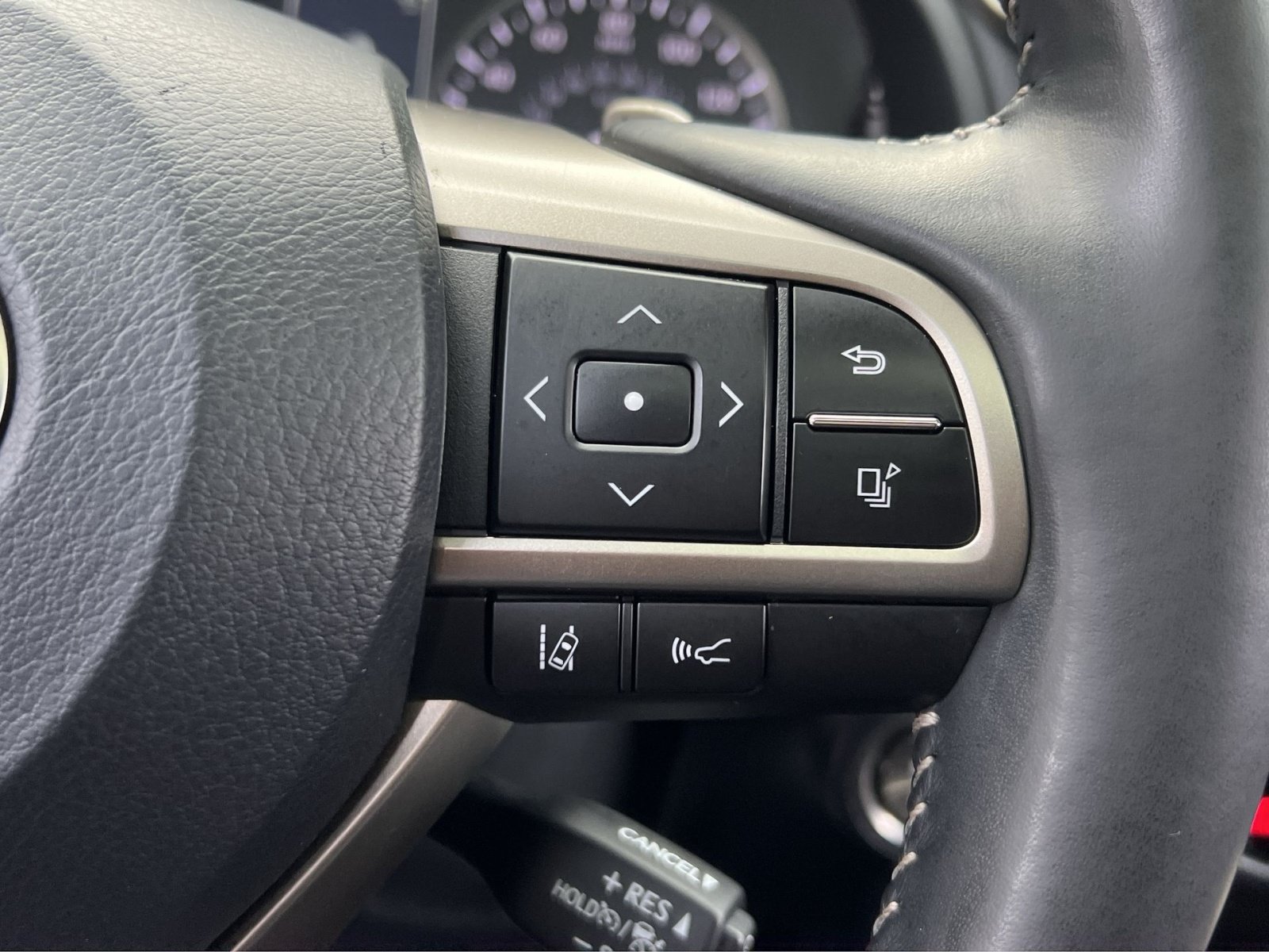 Used 2022 Lexus RX 350L Premium w/ Premium Package AWD/4WD image 38