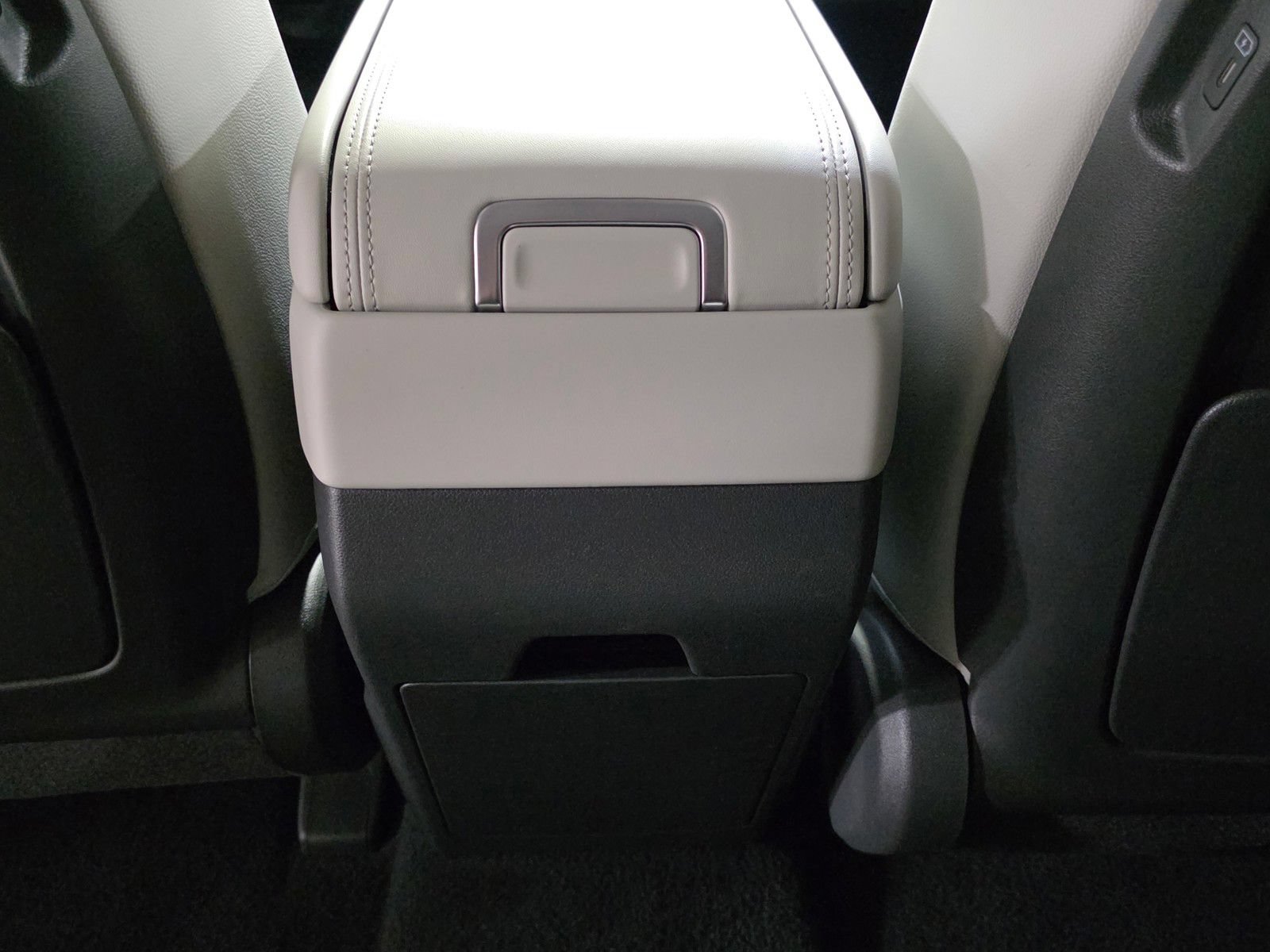 Certified 2025 Hyundai Santa Fe Limited FWD image 16