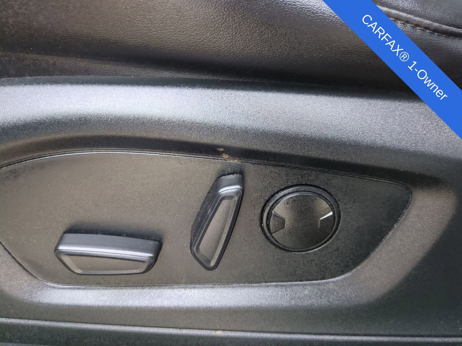 Used 2023 Ford Explorer XLT w/ Equipment Group 202A image 22