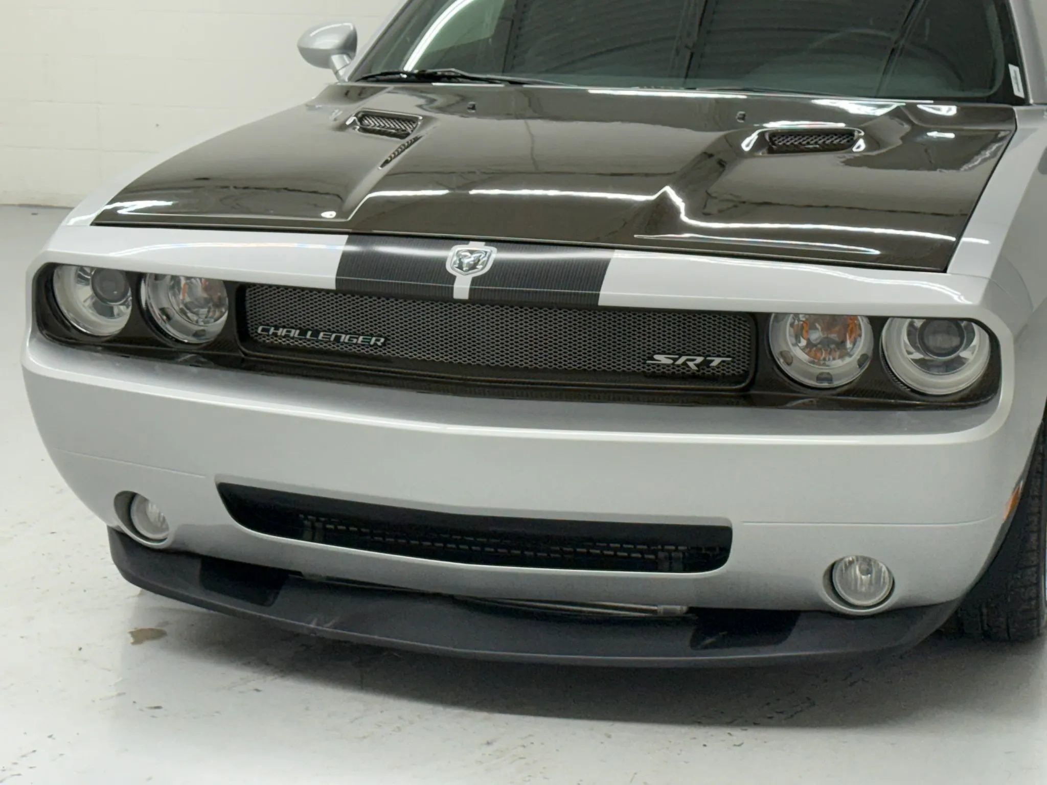 Used 2008 Dodge Challenger SRT8 RWD image 11
