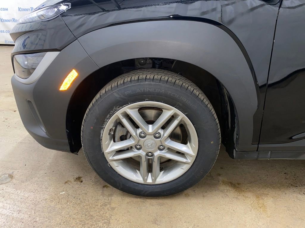 Used 2023 Hyundai Kona SE image 17