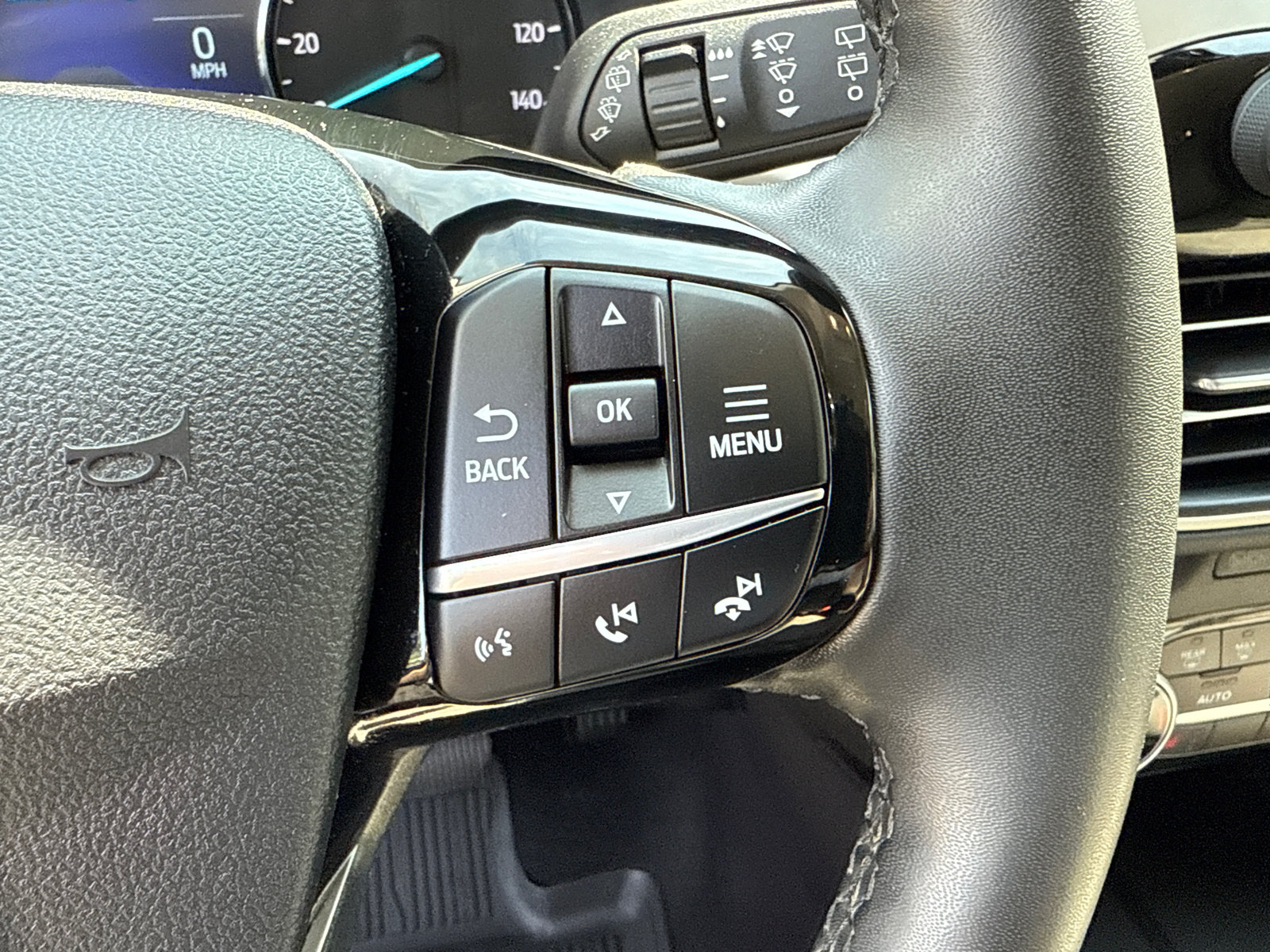Certified 2022 Ford Escape SE w/ Cold Weather Package FWD image 13