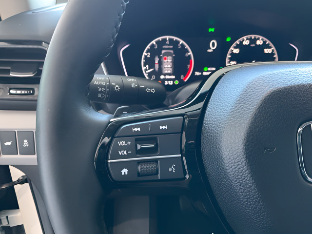 Certified 2025 Honda Pilot Touring image 15