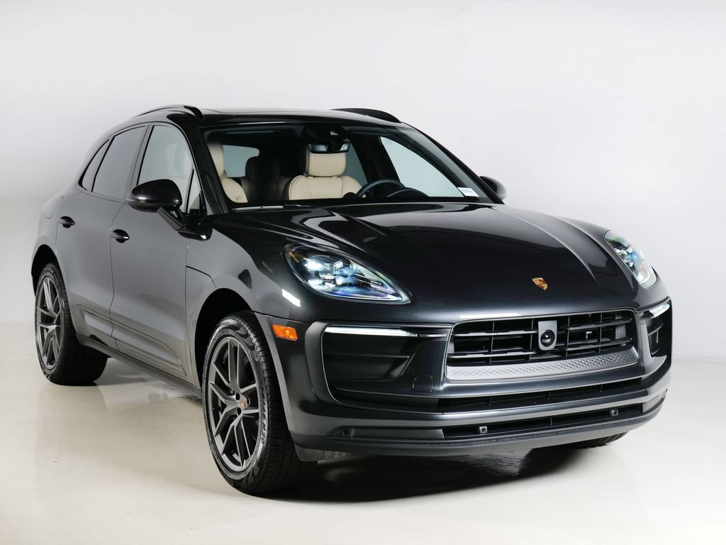 Certified 2026 Porsche Macan AWD/4WD image 7