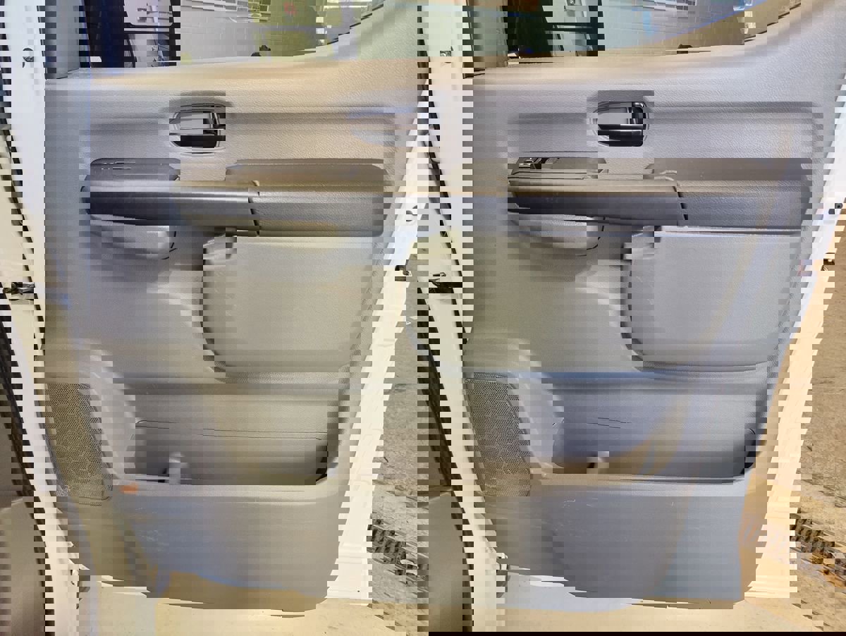 Used 2021 Nissan NV 2500 SV image 14