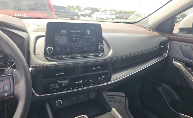 Used 2023 Nissan Rogue SV FWD image 17