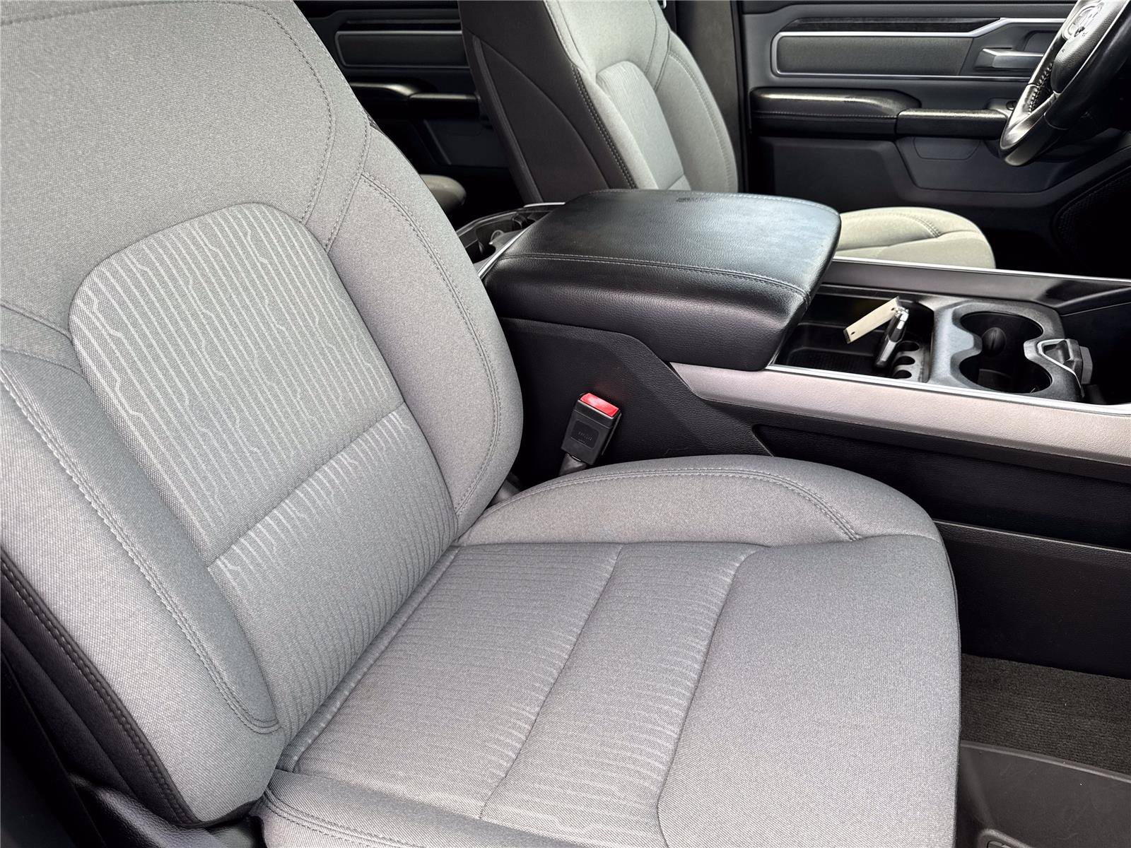 Used 2022 RAM 1500 Big Horn AWD/4WD image 36