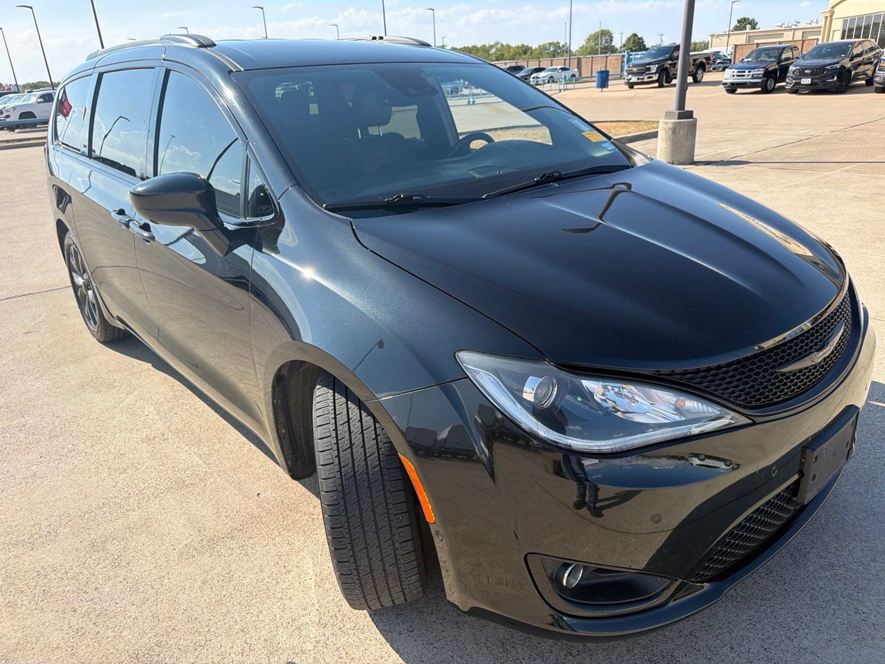 Used 2019 Chrysler Pacifica Touring-L Plus w/ Advanced Safetytec Group FWD image 21