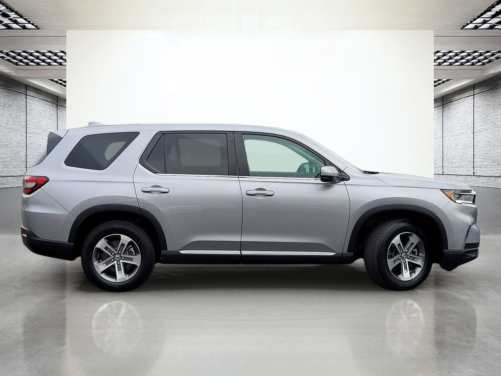 Used 2023 Honda Pilot EX-L image 6