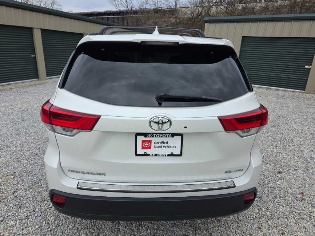 Certified 2018 Toyota Highlander SE image 5