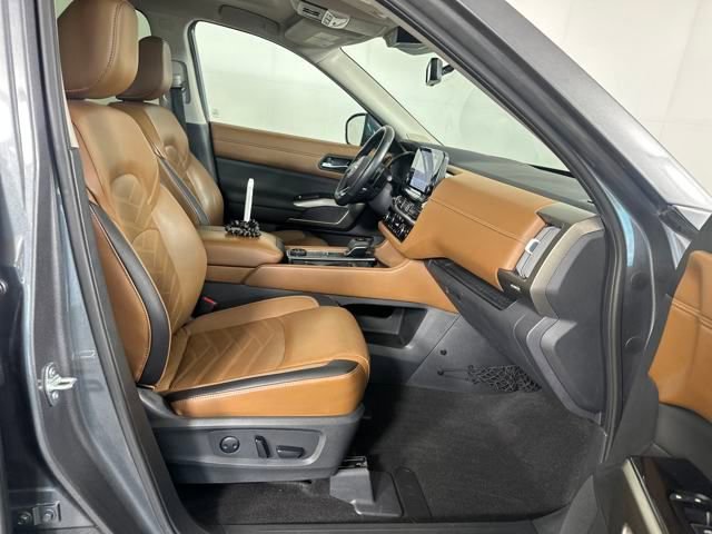 Used 2023 Nissan Pathfinder Platinum w/ Cargo Package image 29