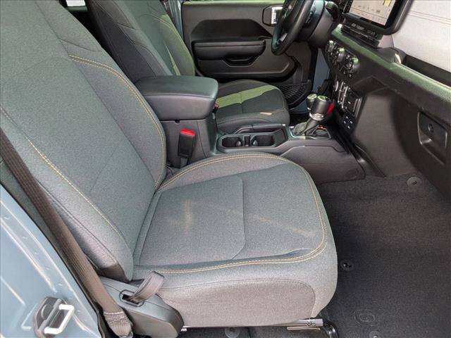 Used 2024 Jeep Gladiator Sport AWD/4WD image 19