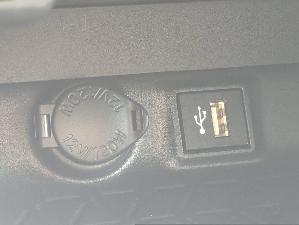 Used 2025 Toyota RAV4 XLE FWD image 22