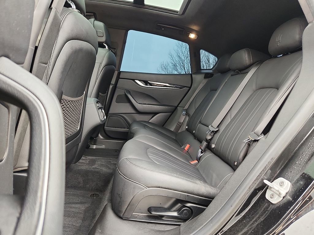 Used 2019 Maserati Levante image 10