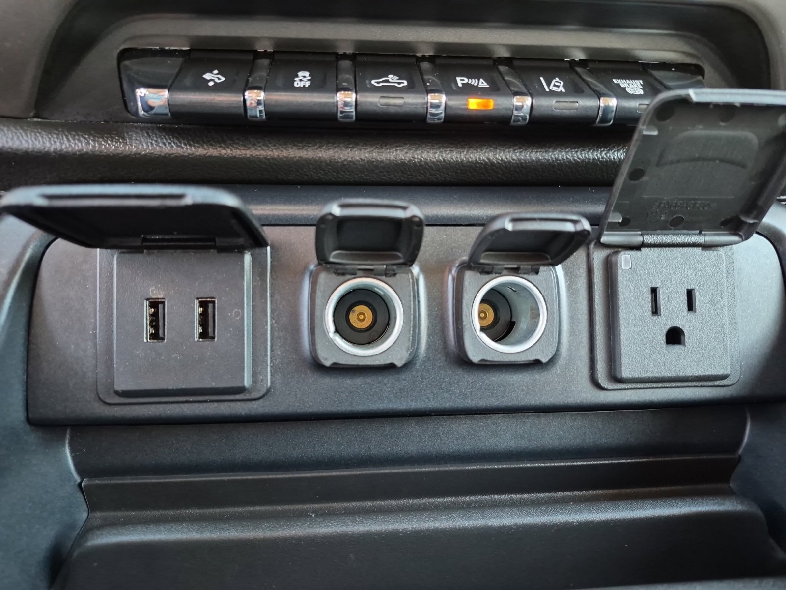 Used 2018 GMC Sierra 3500 Denali image 19