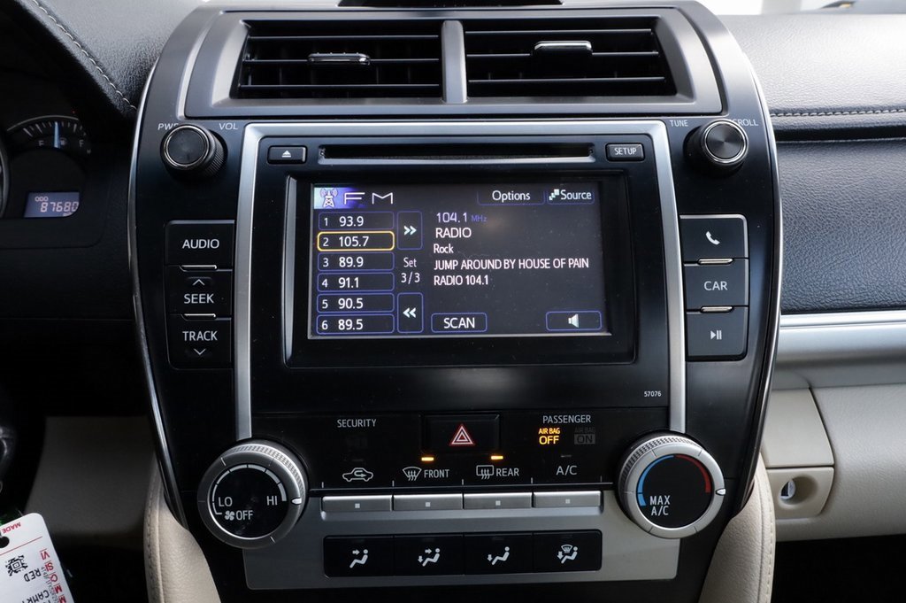 Used 2013 Toyota Camry LE image 34