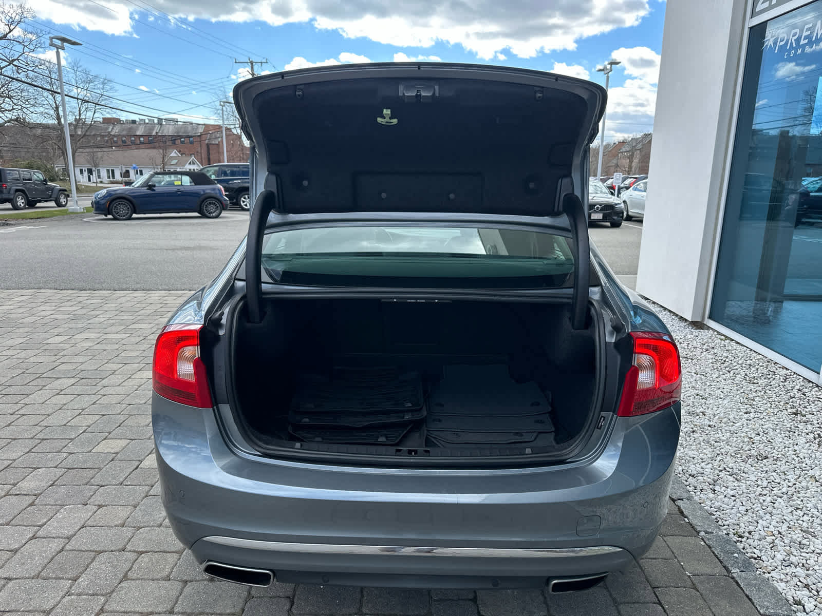 Used 2018 Volvo S60 T5 Inscription image 22