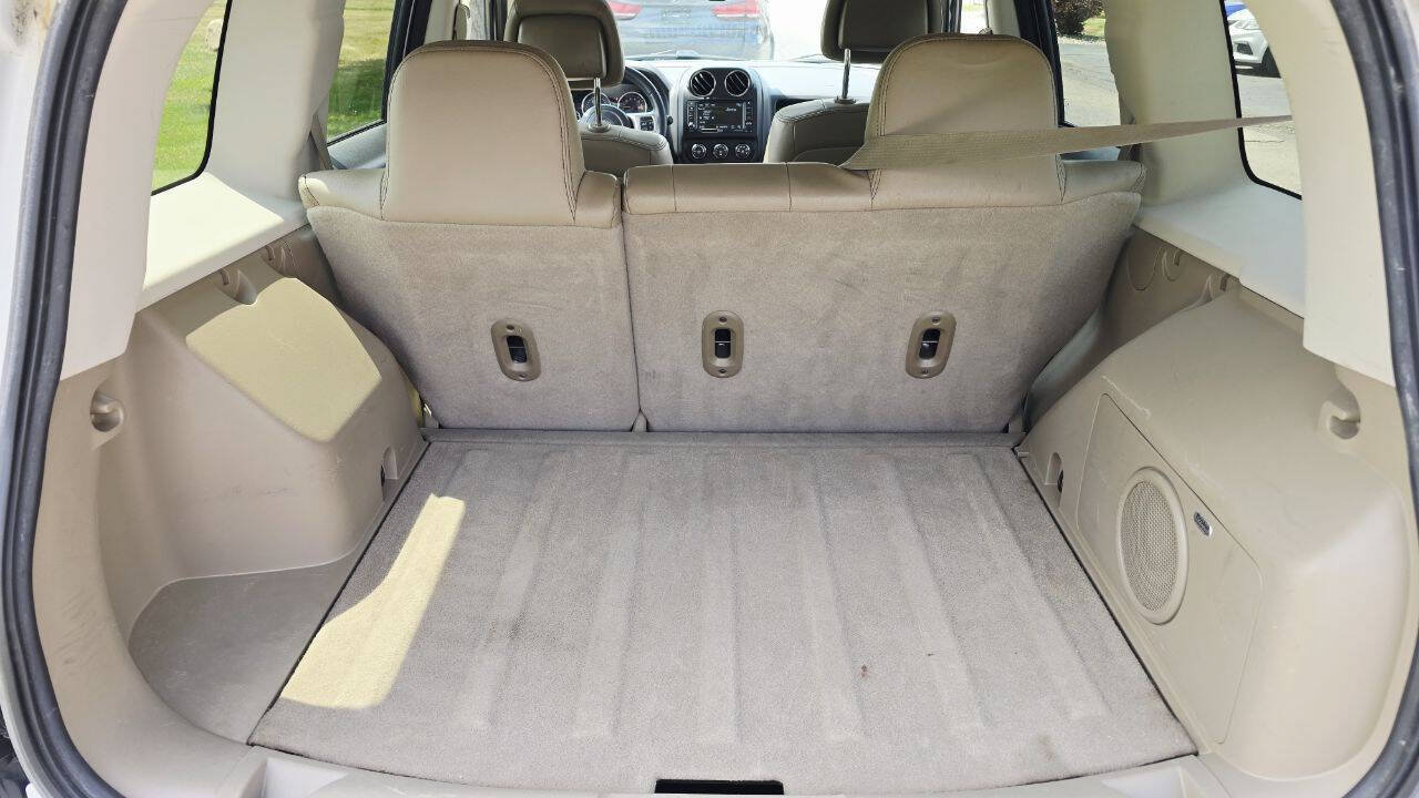 Used 2015 Jeep Patriot Limited w/ Sun/Sound Group AWD/4WD image 14