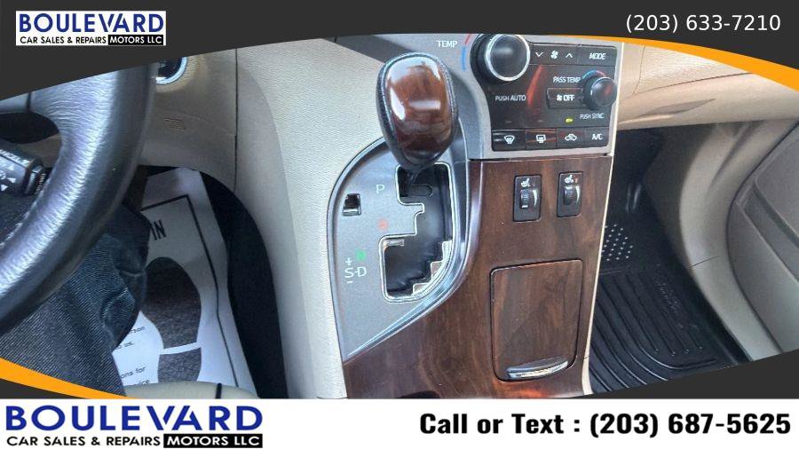 Used 2013 Toyota Venza Limited AWD/4WD image 19