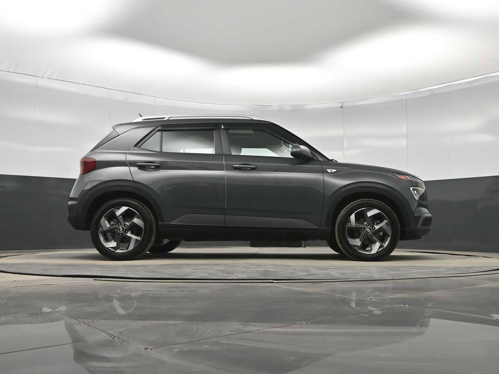 Certified 2024 Hyundai Venue SEL image 38