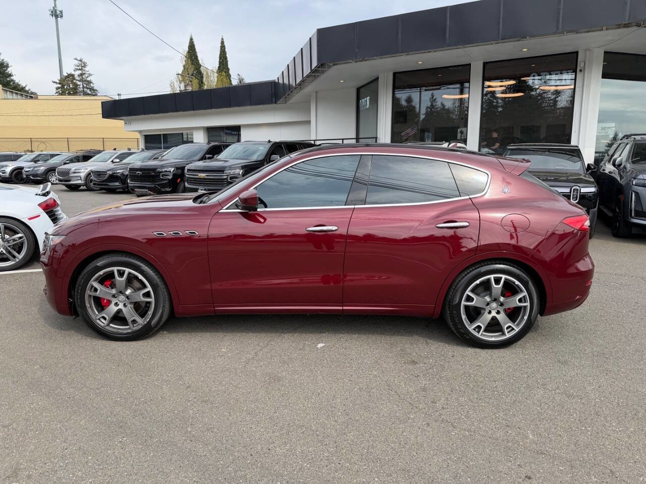 Used 2017 Maserati Levante w/ Sport Package image 2