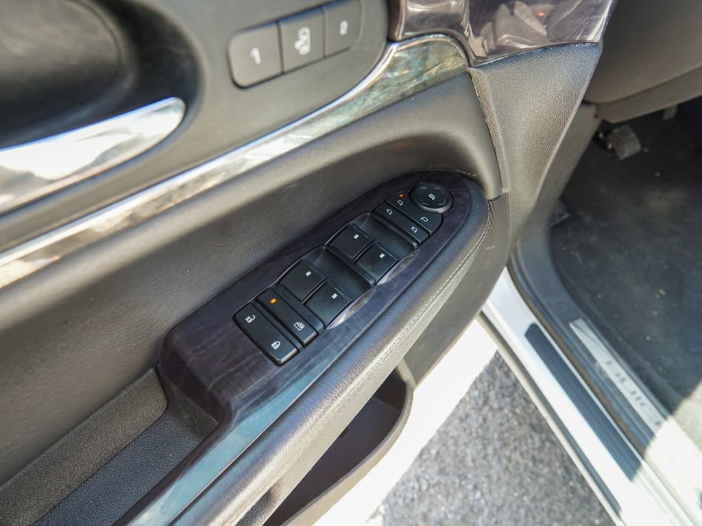 Used 2017 Buick Enclave Premium w/ Experience Buick Package image 18