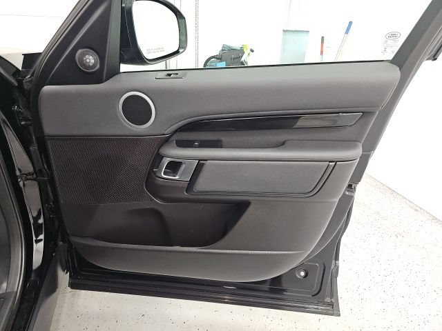 Used 2018 Land Rover Discovery SE AWD/4WD image 37