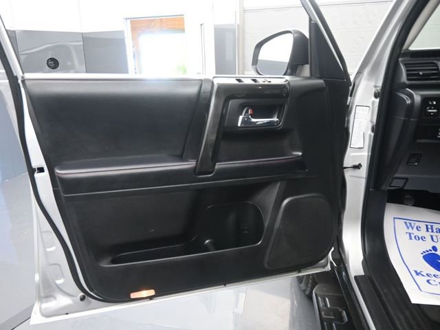 Used 2024 Toyota 4Runner TRD Off-Road image 10