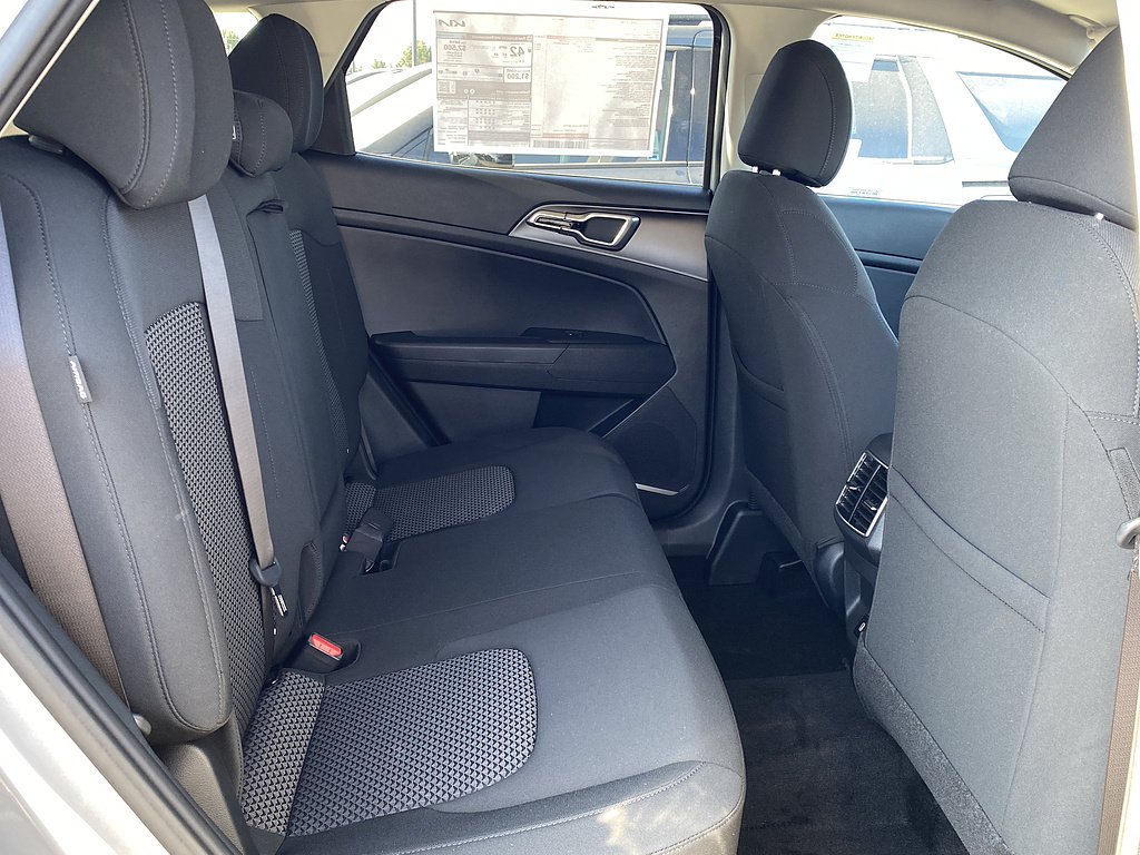 New 2026 Kia Sportage LX FWD image 21
