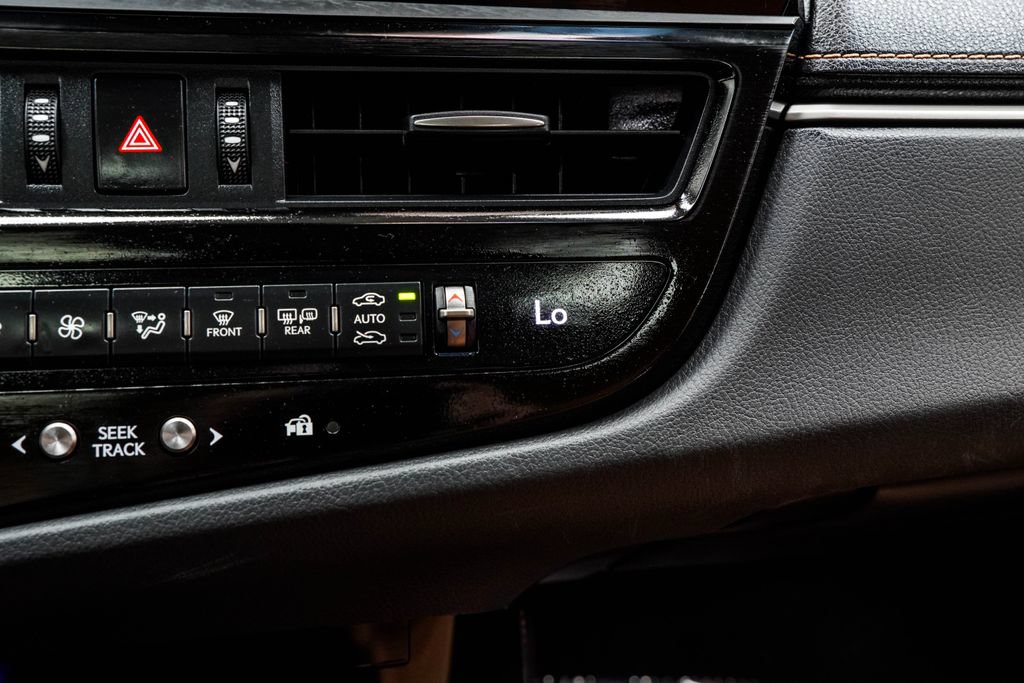 Used 2022 Lexus ES 350 w/ Accessory Package FWD image 28