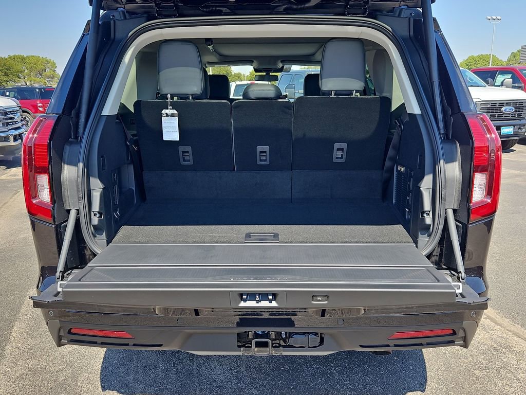 New 2025 Ford Expedition Active image 18