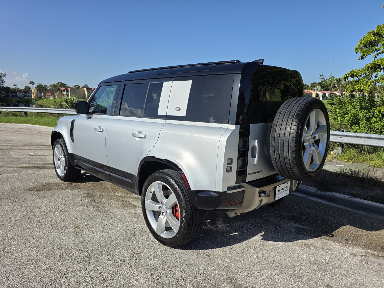 Used 2020 Land Rover Defender 110 X AWD/4WD image 2