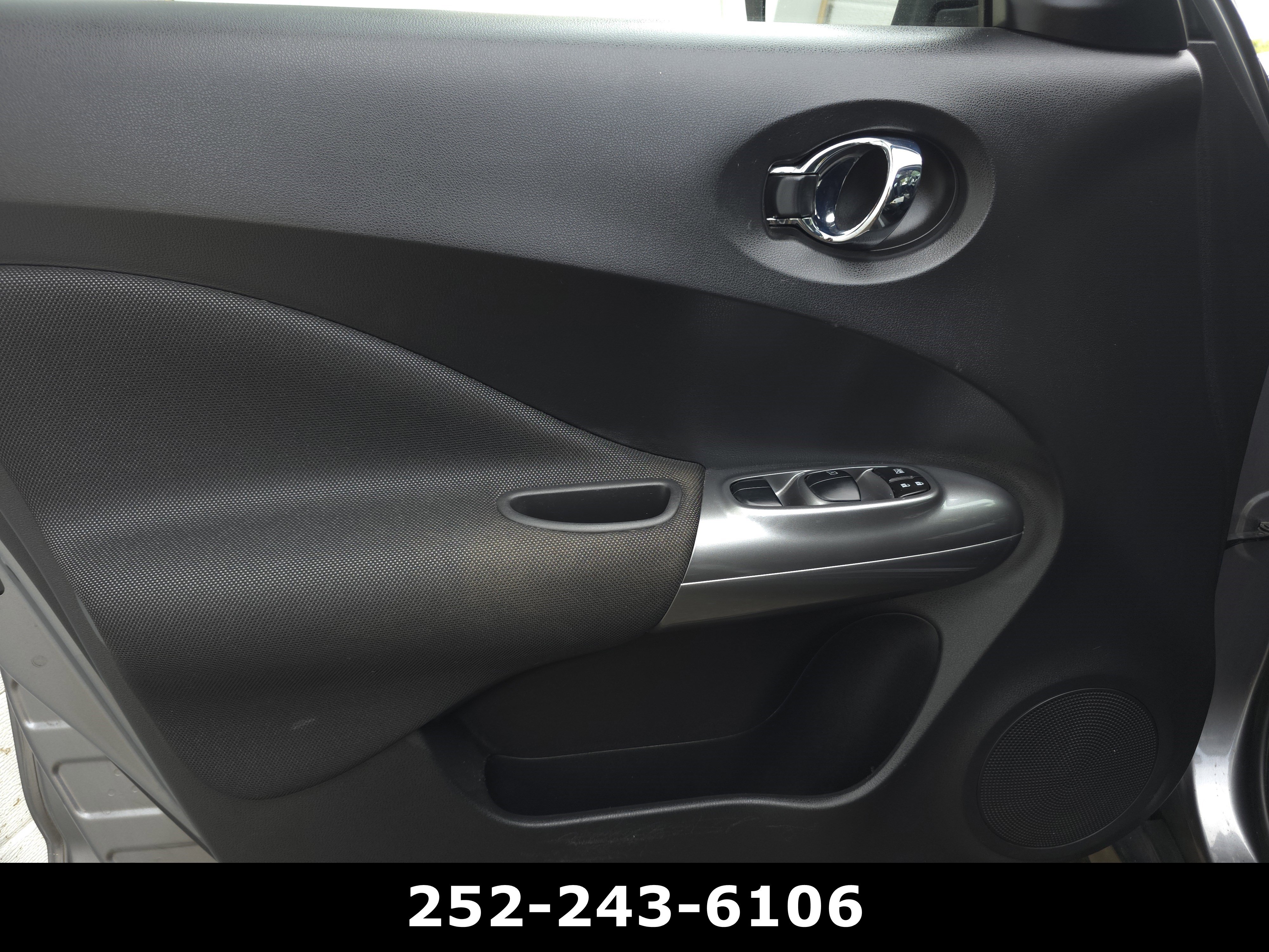 Used 2015 Nissan Juke SV image 17