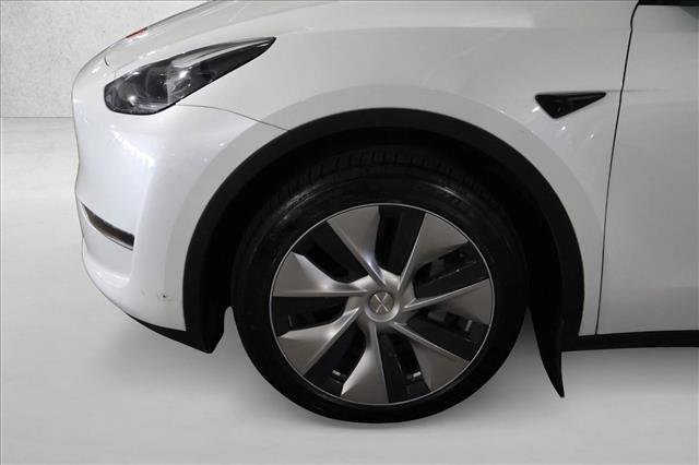 Used 2023 Tesla Model Y Long Range image 30