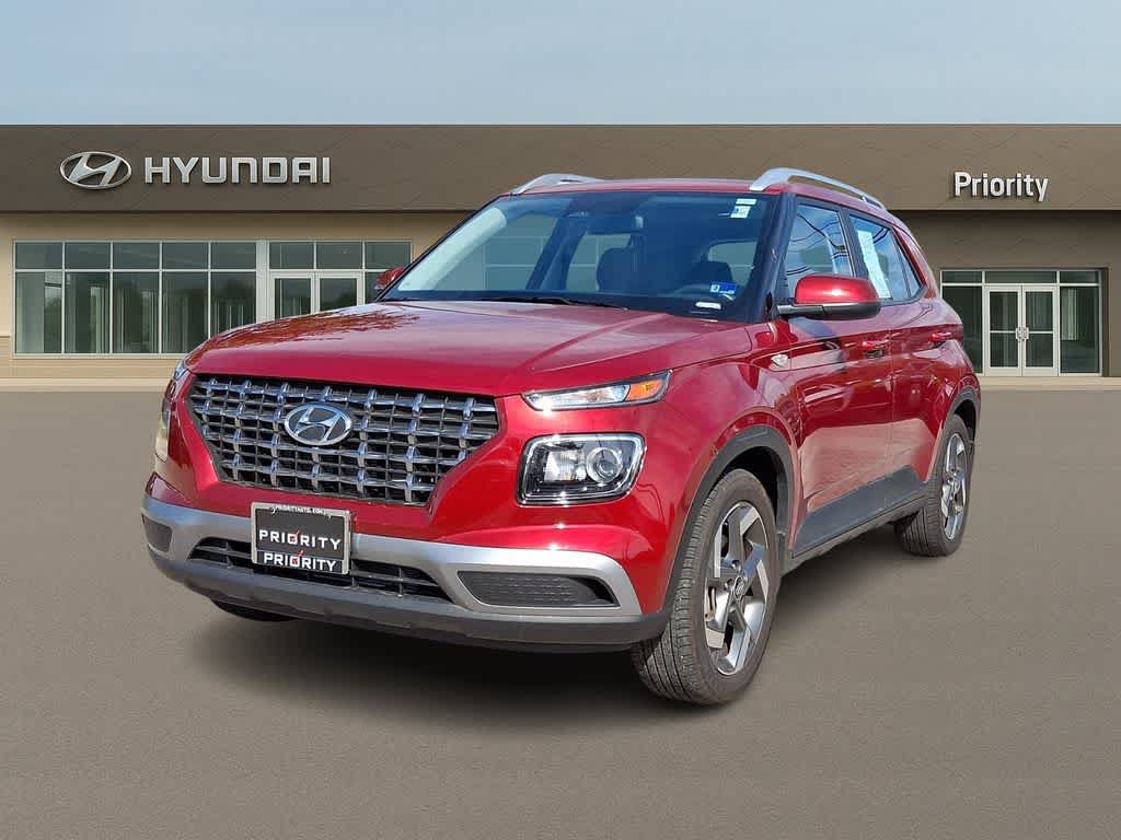 Certified 2025 Hyundai Venue SEL FWD image 1