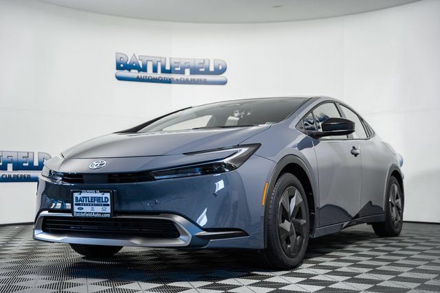 New 2026 Toyota Prius Plug-In Hybrid FWD image 3