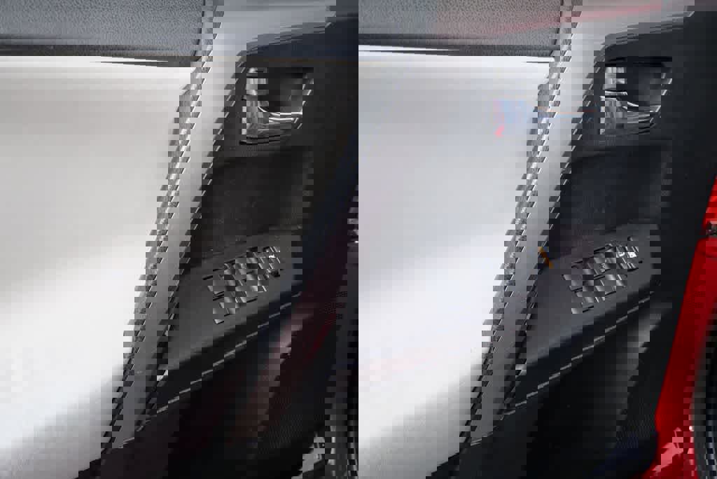 Used 2017 Toyota RAV4 XLE image 9