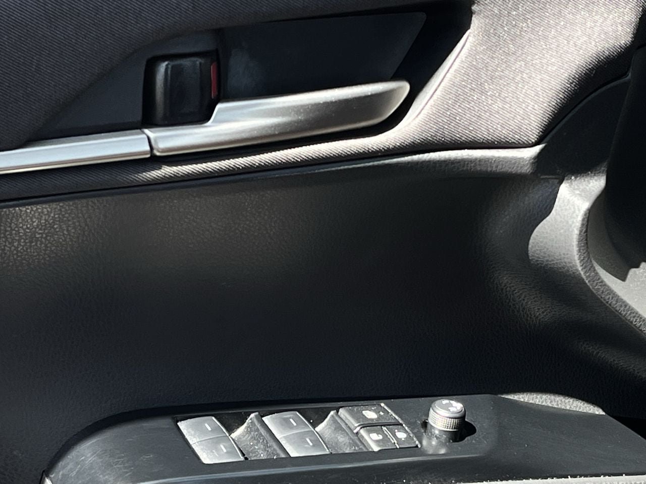 Used 2025 Toyota Camry LE FWD image 21
