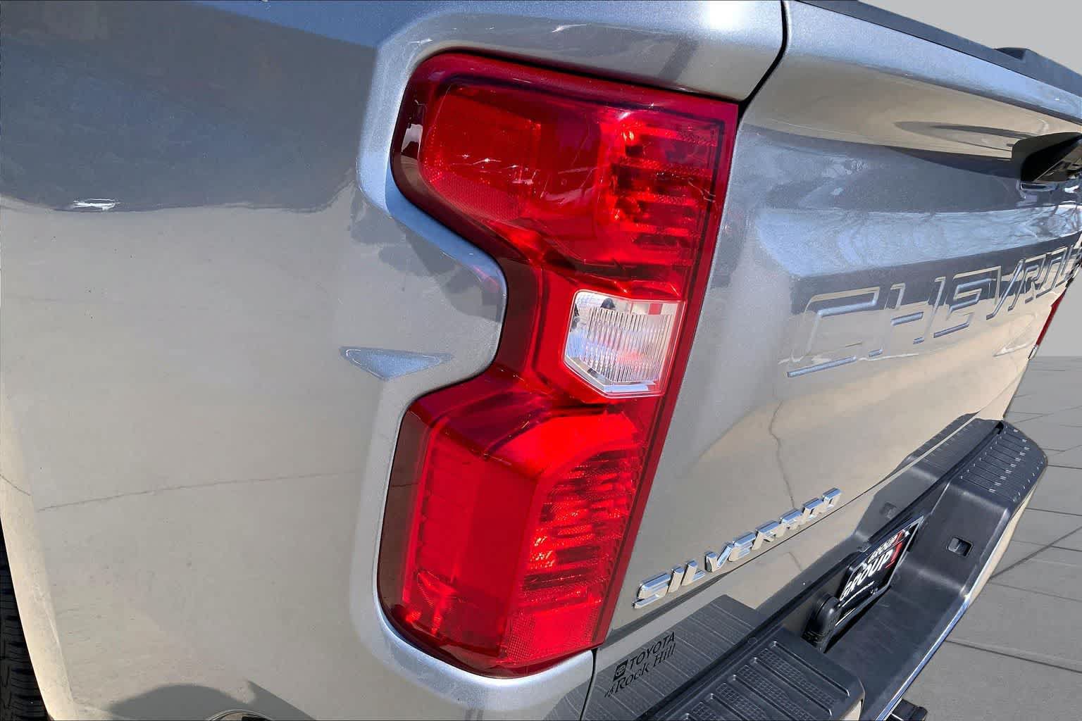 Used 2025 Chevrolet Silverado 1500 LT AWD/4WD image 45