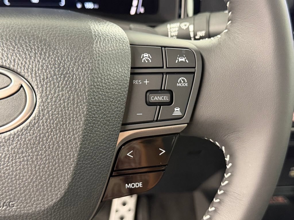 Used 2026 Toyota Camry SE FWD image 27