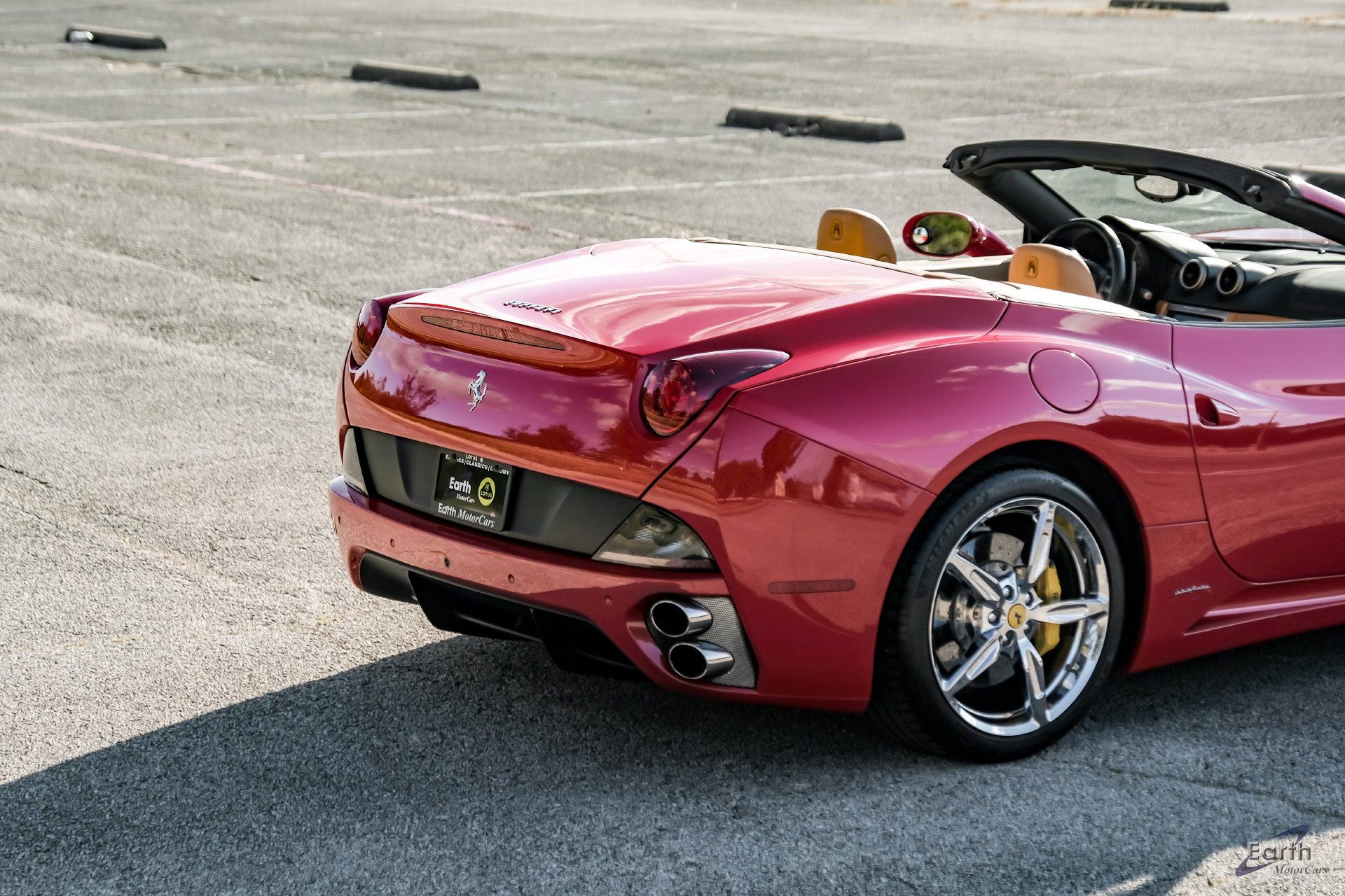 Used 2014 Ferrari California RWD image 22