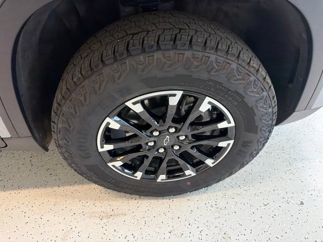 Used 2026 Chevrolet Traverse Z71 AWD/4WD image 12