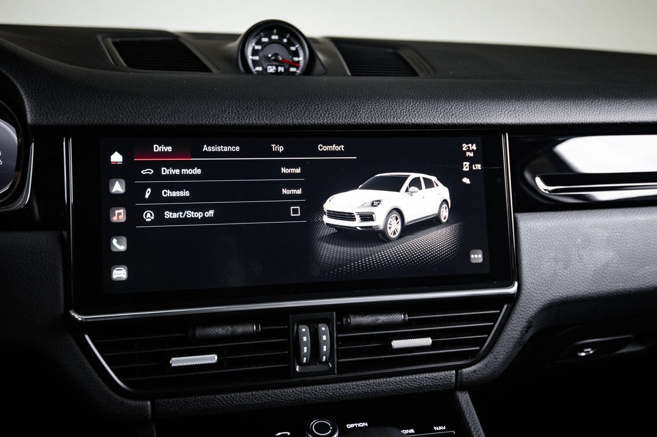 Certified 2023 Porsche Cayenne Coupe AWD/4WD image 18