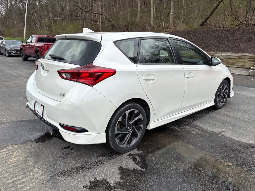 Used 2017 Toyota Corolla iM image 5