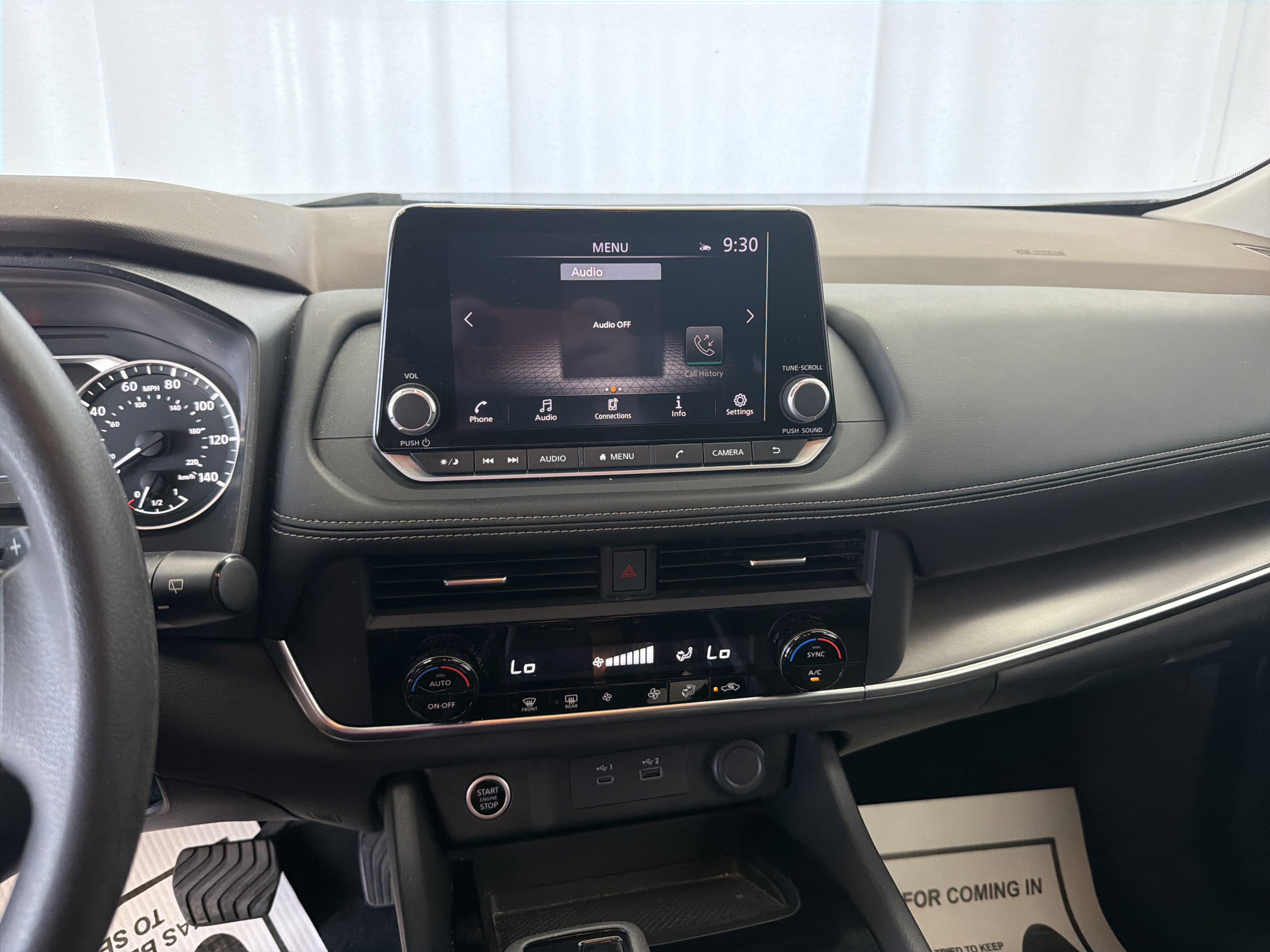 Used 2023 Nissan Rogue SV image 10