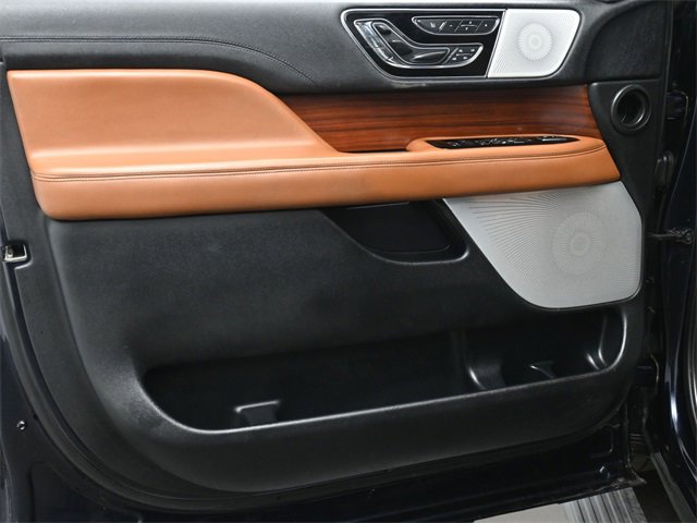 Used 2021 Lincoln Navigator Reserve w/ Luxury Package image 9