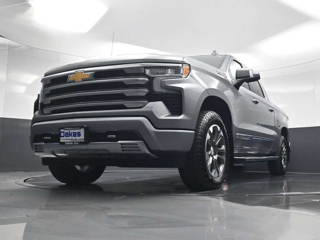 Used 2025 Chevrolet Silverado 1500 High Country w/ Technology Package AWD/4WD image 42