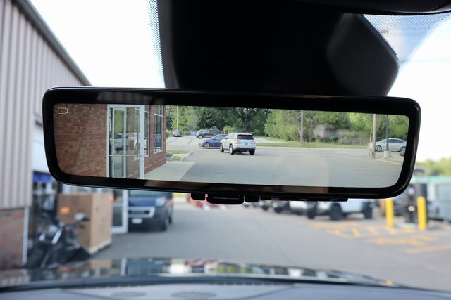 New 2025 Jeep Grand Cherokee Limited w/ Luxury Tech Group II image 24