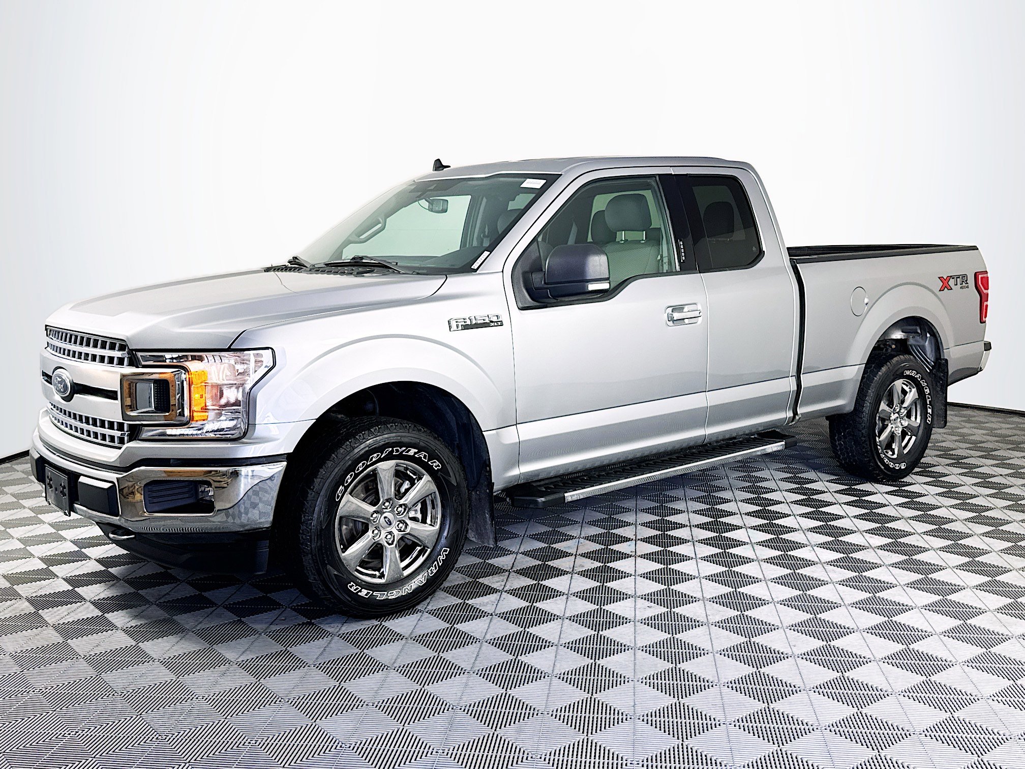 Used 2020 Ford F150 XLT w/ XTR Package image 4