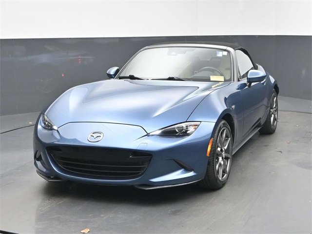 Used 2022 Volvo V60 T5 Cross Country w/ Advanced Package image 3